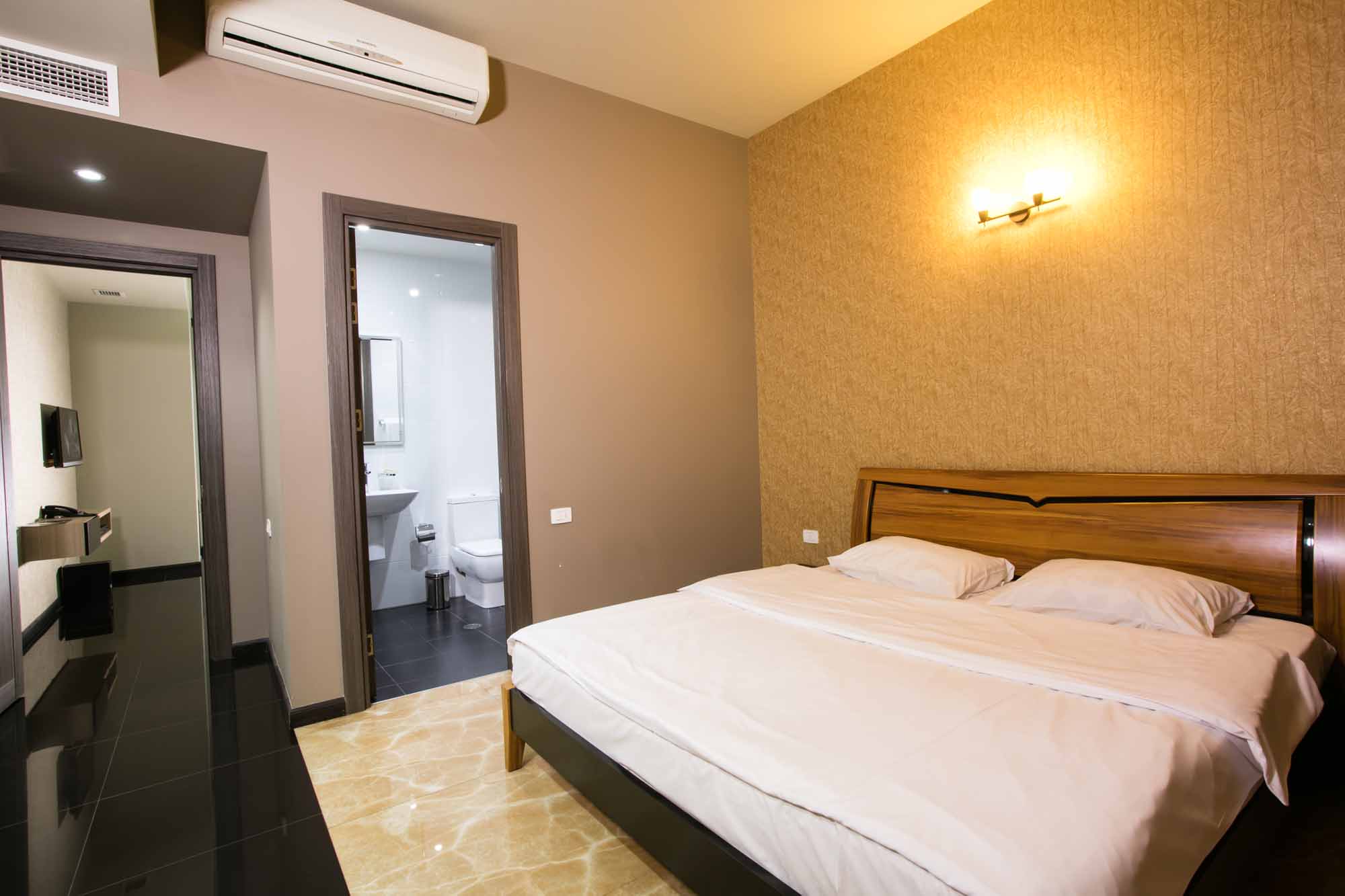 Room 402